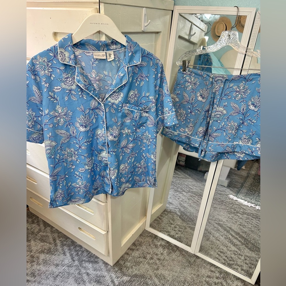 Rachel Zoe Blue Floral Toile Pajama Top w White Piping Coastal Sleep Set✨
